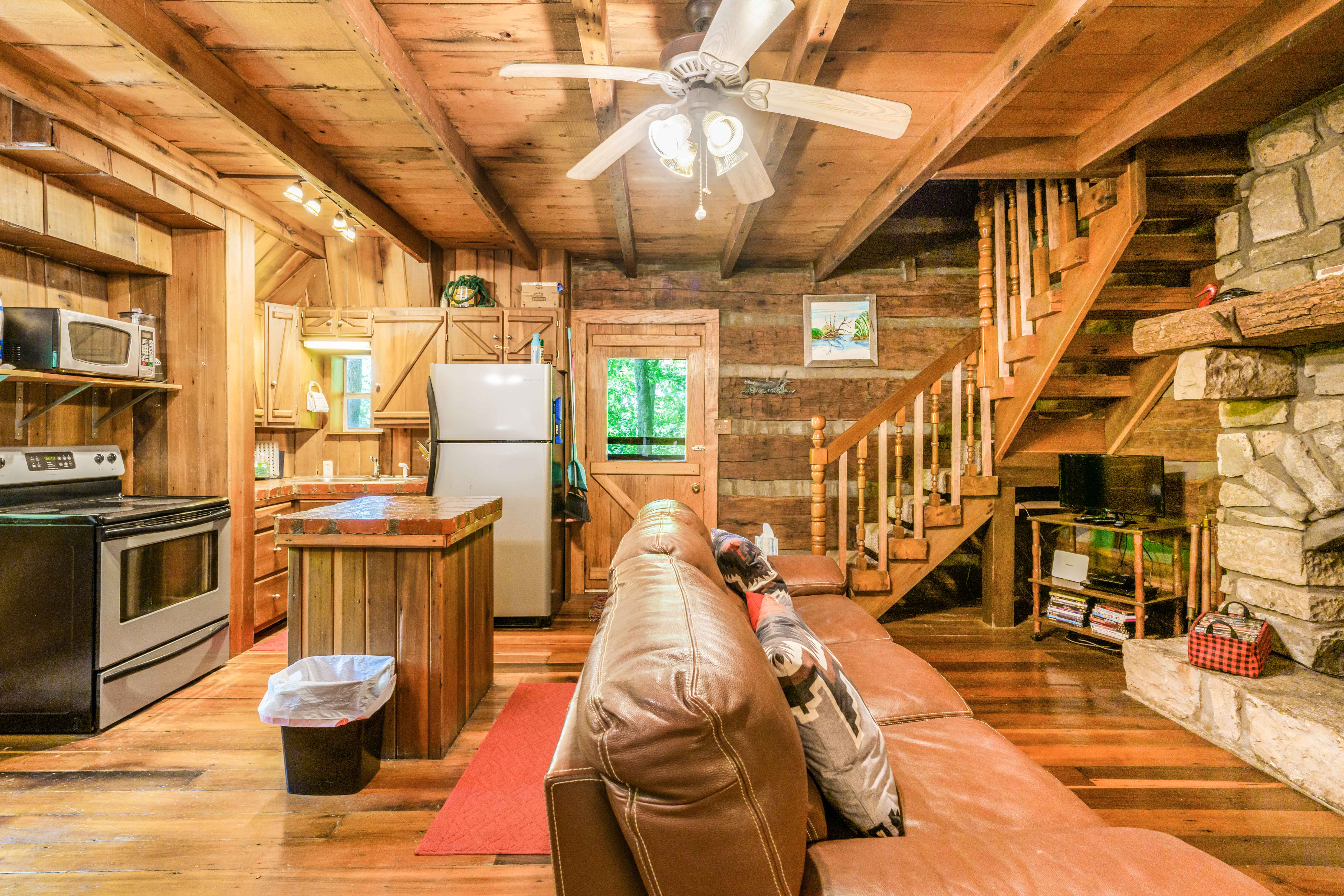 Rustic Lakefront Cabin on Private 1.11 +/- Acre Lot on Barren River Lake with Dock! photo 8